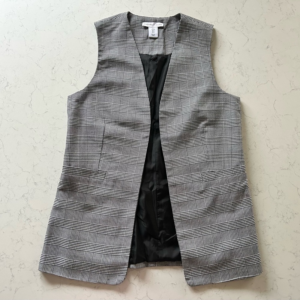 Like New Sincerely Jules Black & White Glen Plaid Vest Sleeveless Top - Picture 2 of 13